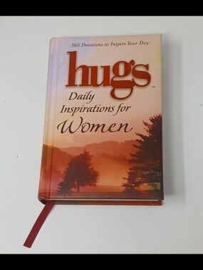 hugs Daily Inspirations for Women - 365 Devotions to Inspire Your Day Hardcover